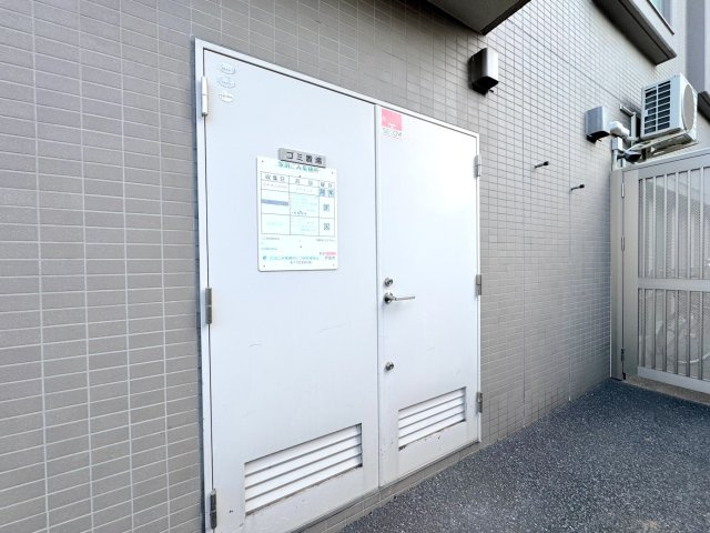 コンファーレ戸田公園のその他共用部分|ゴミ置き場
敷地内ゴミ置き場。しっかり管理されており、衛生面でも安心してご利用いただけます。