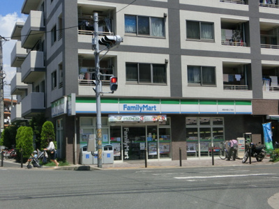 ファミリーマート幕張本郷一丁目店 徒歩13分。コンビニ 990m