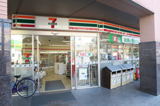 セブン-イレブン南流山駅前店まで220ｍ