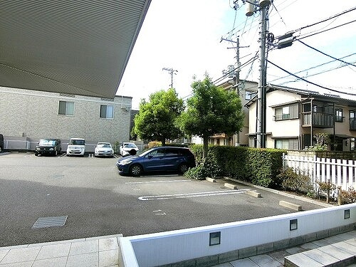 クレール牛田本町の駐車場|敷地内平面駐車場（8～17番区画）　※2025年6月撮影