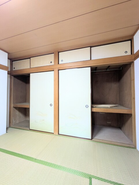 和室6帖押し入れ