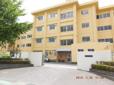 海老名市立社家小学校まで1500ｍ