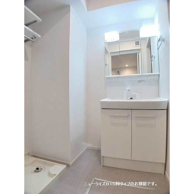 岐阜市長森本町２丁目のアパートの洗面所