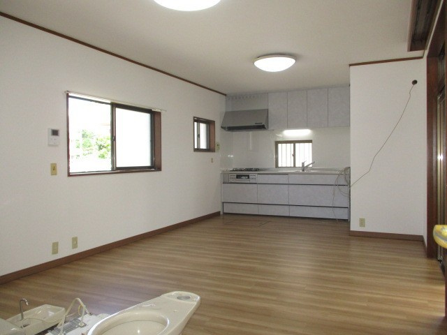 堺市美原区今井の一戸建ての居間・リビング