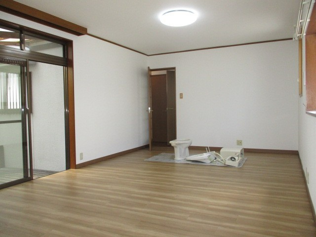 堺市美原区今井の一戸建ての居間・リビング