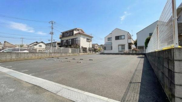 世田谷区大蔵５丁目の新築一戸建の前面道路含む現地写真|陽当たりの良い閑静な住宅地です！