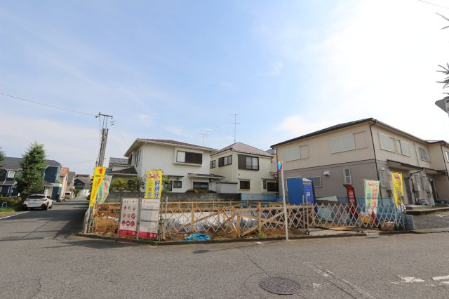 【smile town】 東大和11期の外観|《制震ユニット「MIRAIE」標準装備》
耐震構造に加え、繰り返しの地震にも配慮した安心の住まい
