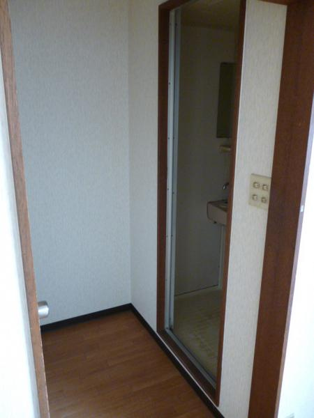 辰巳マンションのバルコニー|★脱衣所としても使えます★