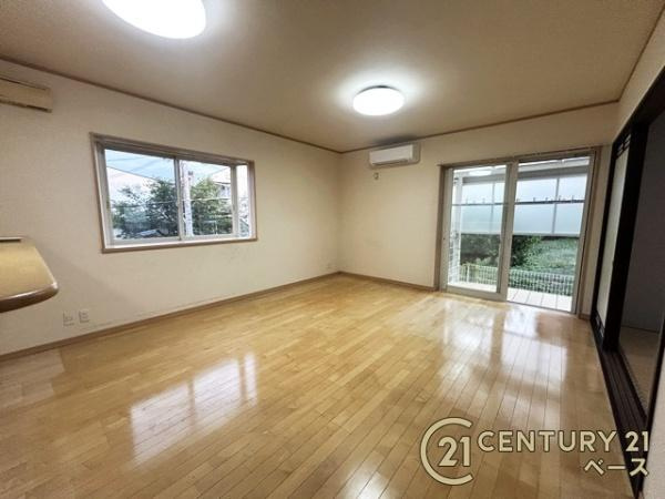 北葛城郡河合町大輪田　一戸建の居間・リビング|■ご家族でくつろいでいただける広々したリビング！