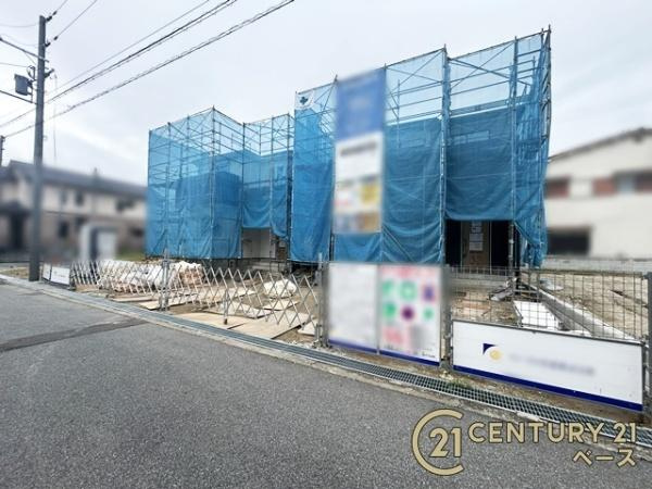 ファーストタウン疋田 ３号棟 ／新築一戸建の前面道路含む現地写真|■現地撮影写真■広々とした前面道路で駐車も楽々！