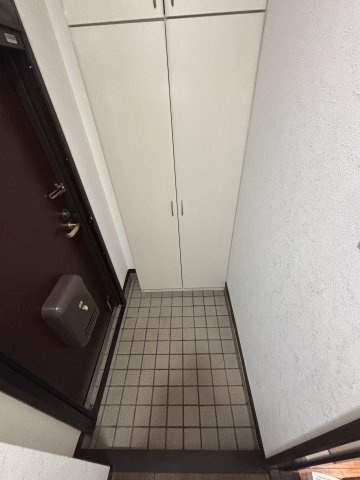 ハイツトマの玄関