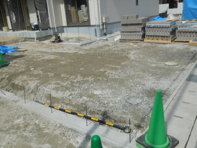 シャンティ夢前B棟の駐車場