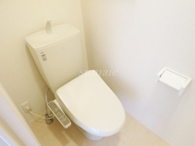ヴィヴィアンのトイレ|温水洗浄便座付です☆