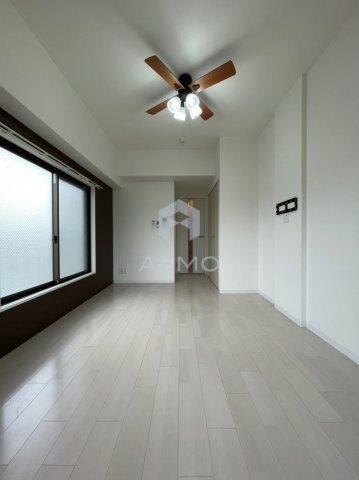 【居間・リビング】 | Luxe森之宮 | ※建物内別間取り参考写真