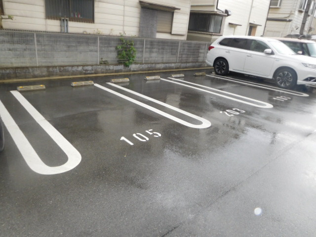 Profum Casagrandeの駐車場