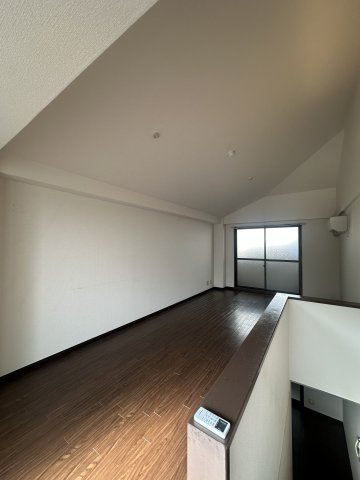 グローリー平尾の洋室
