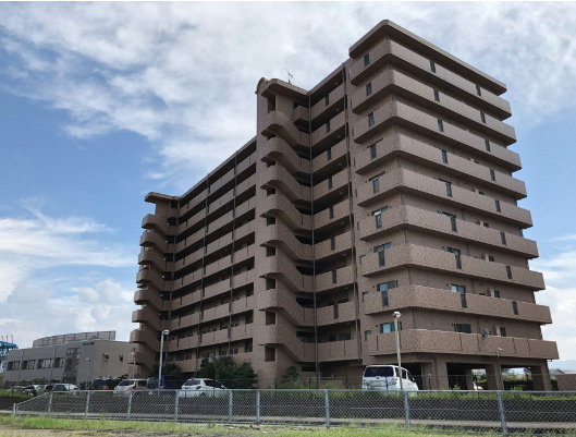 アソシア鳥栖ヴィンテージスクエア【10，000円キャッシュバック対象物件】の外観|外観は落ち着いています