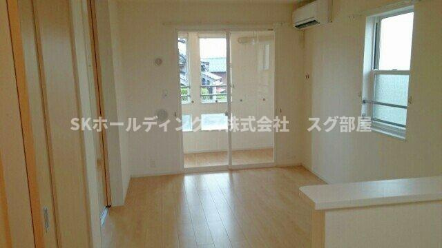 セルサス荒山Ａ棟の居間・リビング