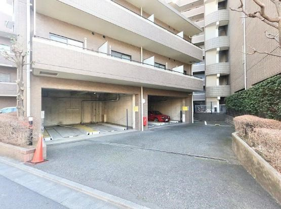 ヴィンテージ中目黒の駐車場