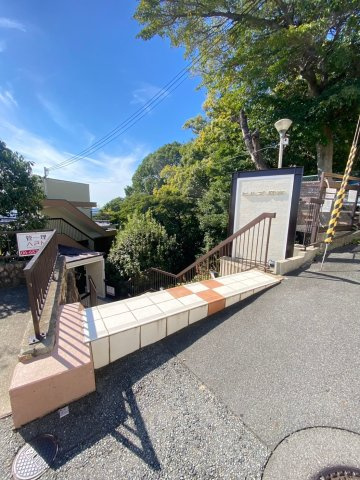 Hills岡本の外観