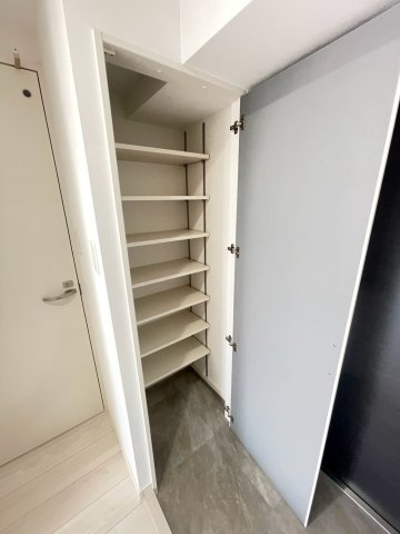 CREST西新 の収納