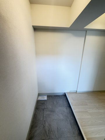 鯉川マンションの玄関