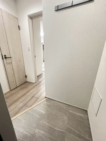 フジパレス西宮甲東園Ⅱ番館の玄関