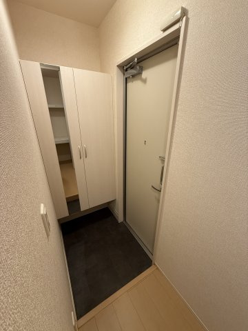 日東新町Dルームの玄関