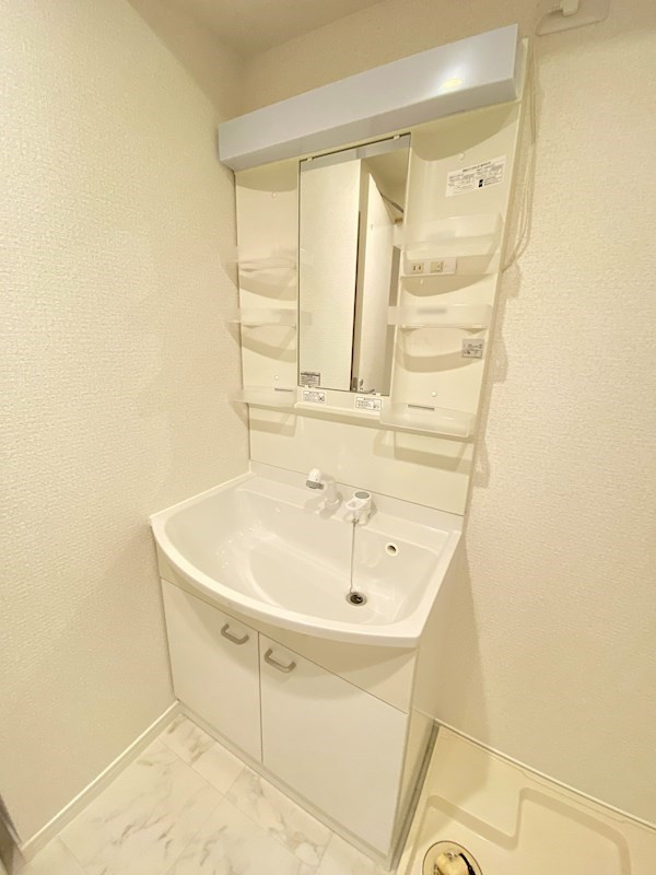 サニークレスト赤坂の独立洗面台
