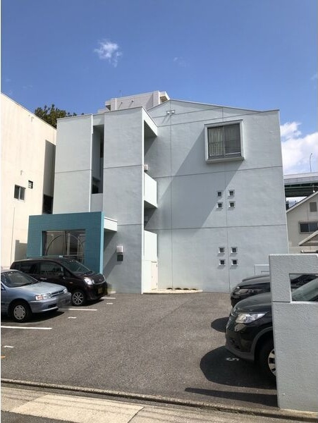 清水朝日マンションの駐車場