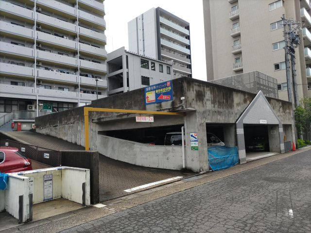 サンピア植田の駐車場