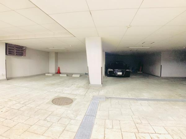 ｈｏｗｆｆ　ＲＥＬＡＸ三軒茶屋の駐車場|カースペースがあります