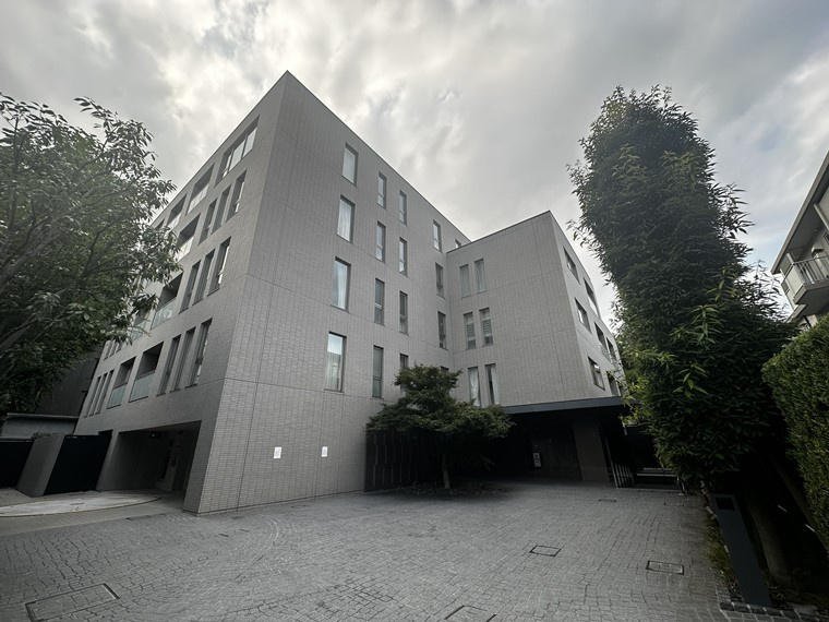 ウエリス市谷加賀町