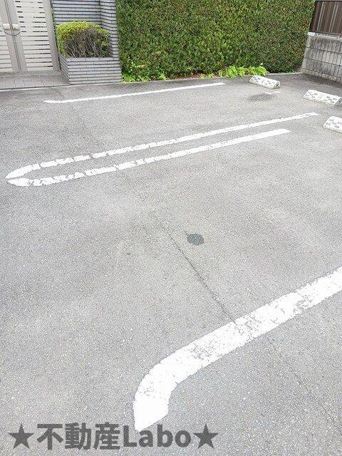 ルプティレーヴの駐車場