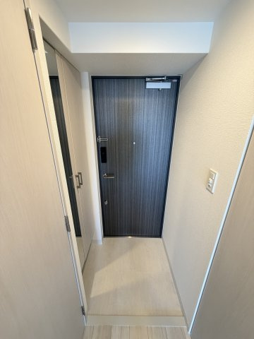 エスリード難波VALOREの玄関