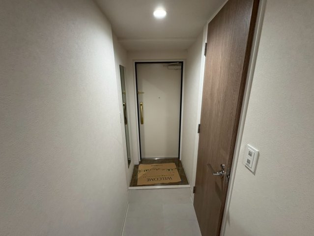 ONLYONE栄本町の玄関
