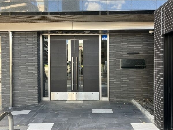 ディアレイシャス浅間町Ⅲのエントランス