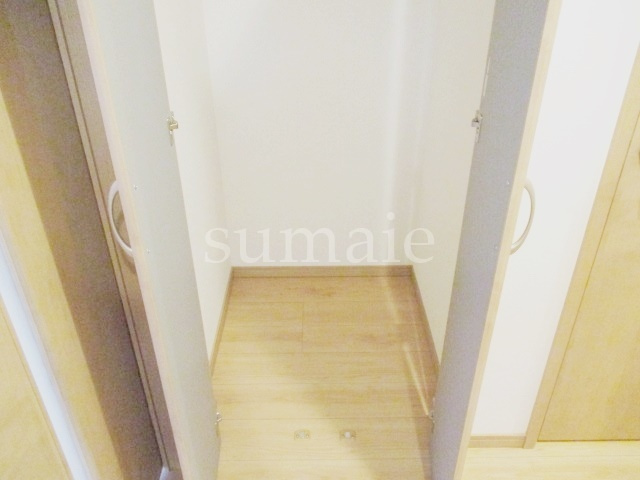 ヴィレッタ岩淵の収納|廊下の収納です☆