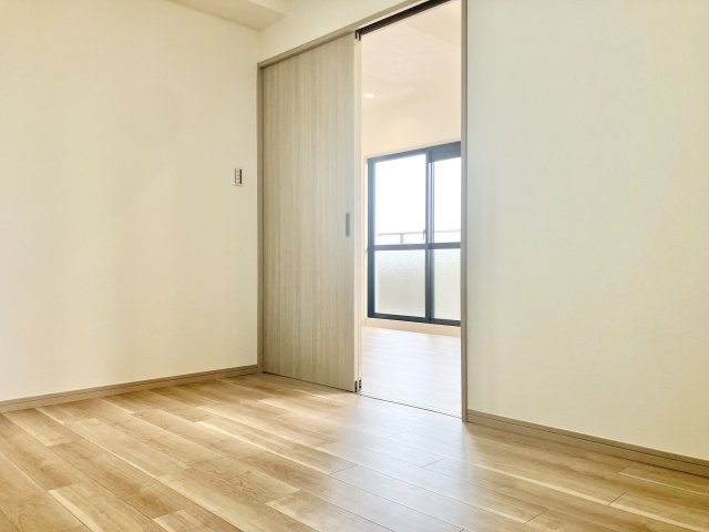 グローリアス春日井六軒屋町の洋室|洋室②