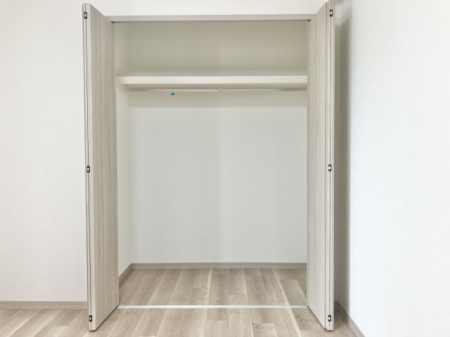 グローリアス春日井六軒屋町の収納|洋室②収納