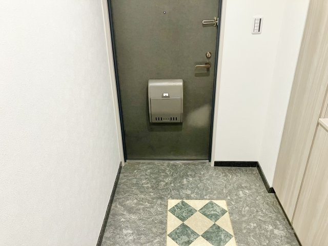 グローリアス春日井六軒屋町の玄関
