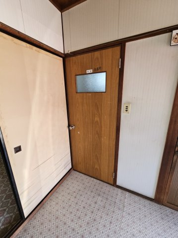 静かな住宅地にある平屋借家の内装