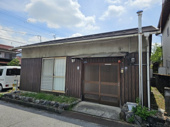 静かな住宅地にある平屋借家の画像
