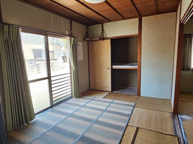 静かな住宅地にある平屋借家の和室