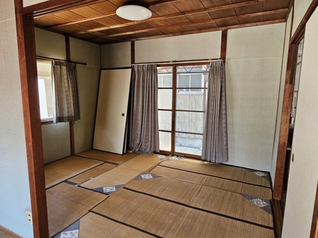 静かな住宅地にある平屋借家の和室