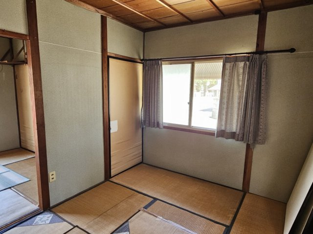 静かな住宅地にある平屋借家の和室