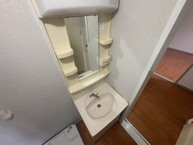 入江マンションの独立洗面台