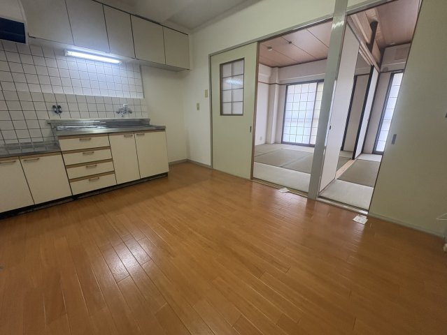 入江マンションの居間・リビング