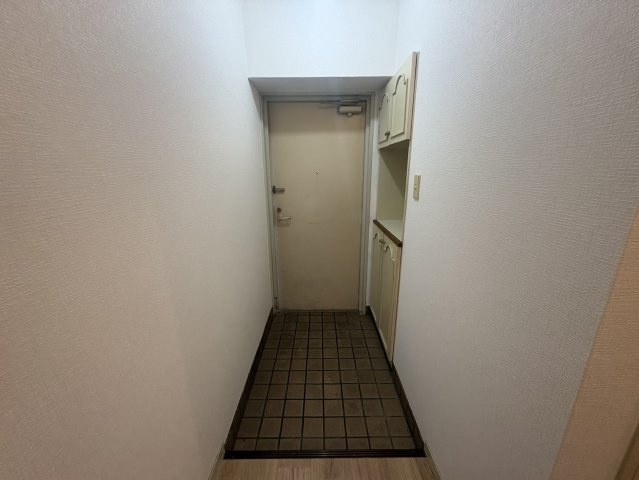入江マンションの玄関