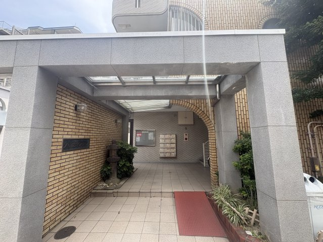入江マンションのエントランス